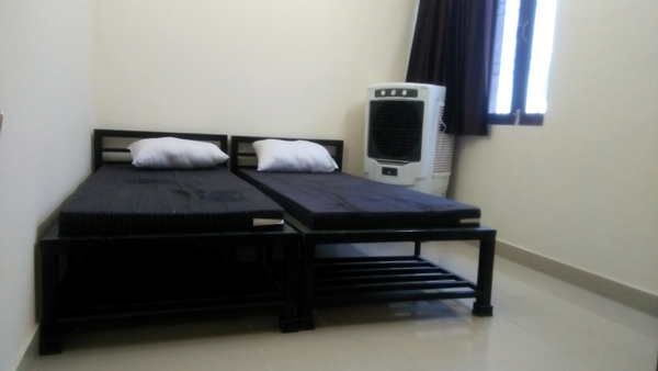 rosewood creek girls pg in aligarh