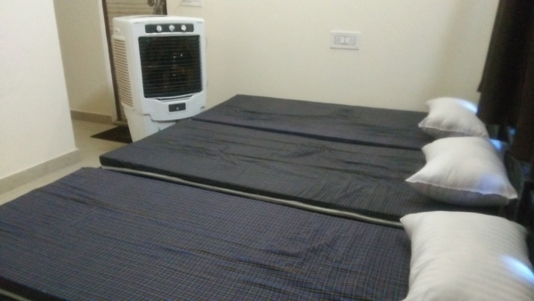 rosewood creek girls pg in aligarh