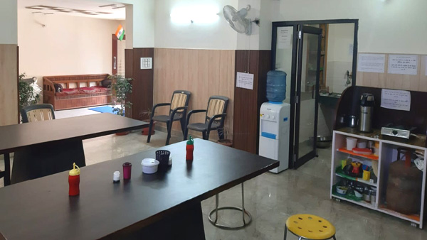 rosewood creek girls pg in aligarh